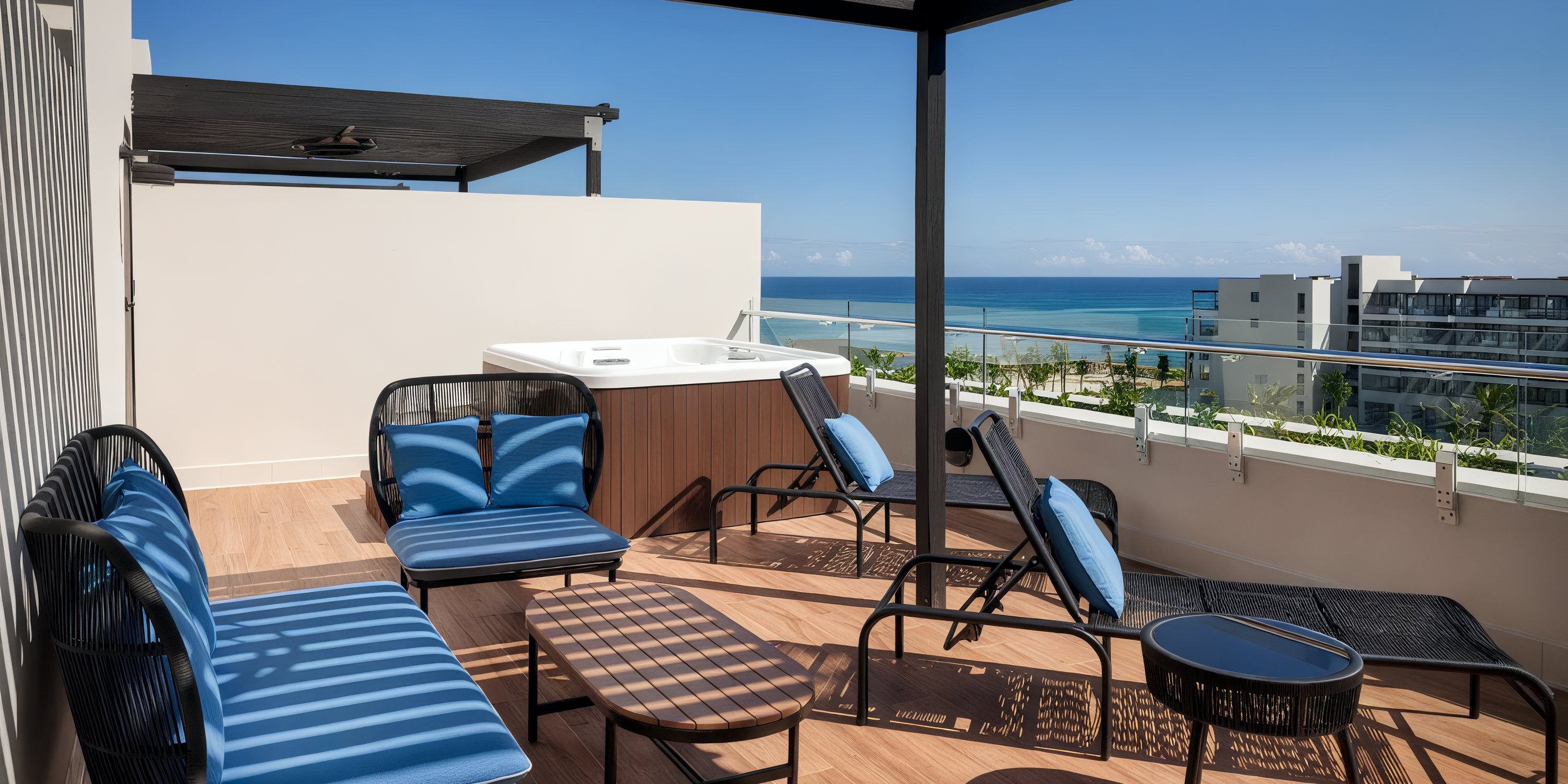 Ocean Eden Bay Jr Suite 2